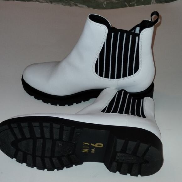 Mix No. 6 White Chelsea Boots – Two-Tone Stretch Panel, Size 7.5 - Picture 5 of 7